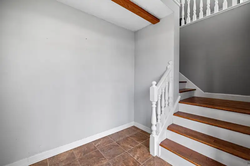 6106 BRODIE ROAD - photo 2 of 35