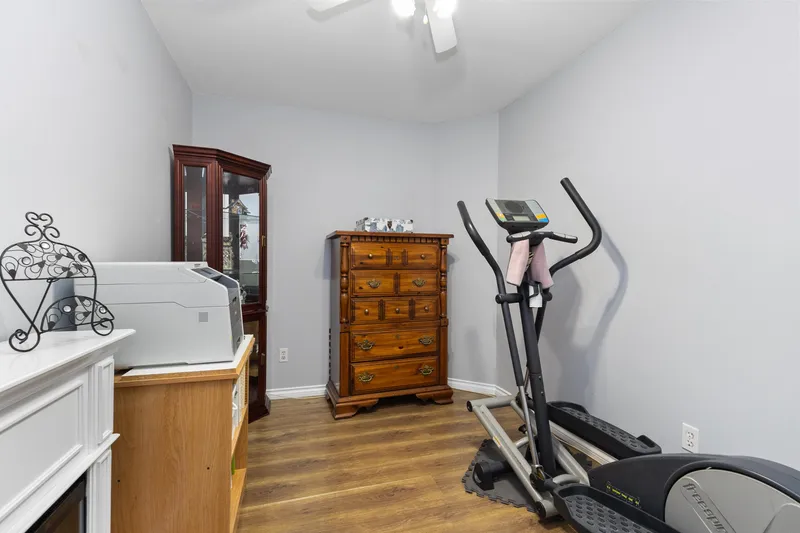 405 13680 84 AVENUE - photo 4 of 25