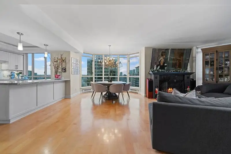 3103 867 HAMILTON STREET - photo 2 of 40