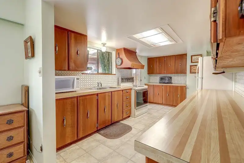11700 BLUNDELL ROAD - photo 3 of 40