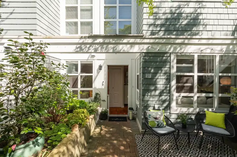 106 675 W 7TH AVENUE - photo 1 of 26