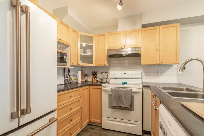 84 12099 237 STREET - photo 3 of 37