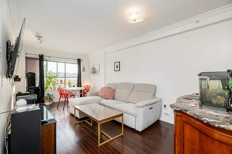 328 528 ROCHESTER AVENUE - photo 2 of 25