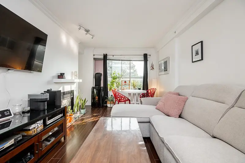 328 528 ROCHESTER AVENUE - photo 3 of 25