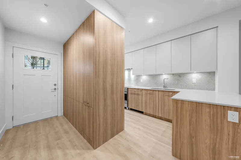 105 2320 EMERY COURT - photo 3 of 25