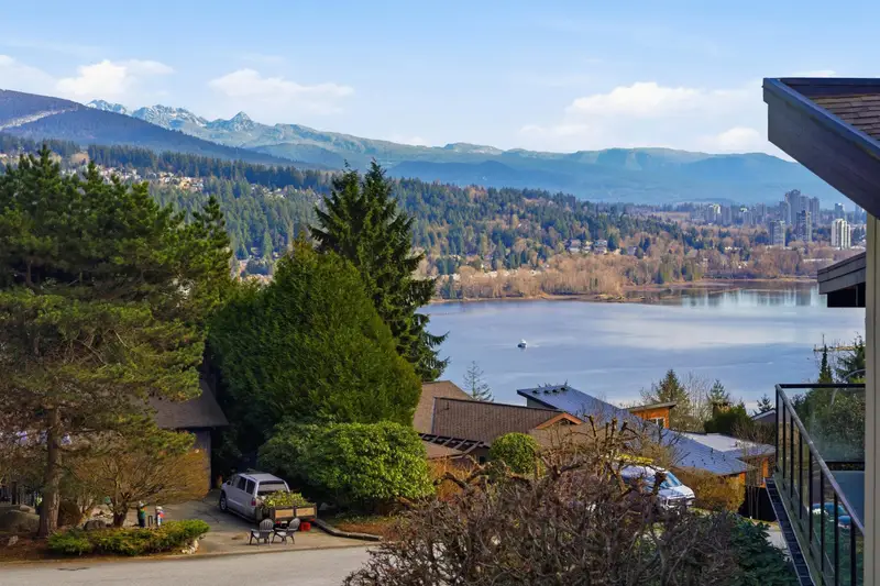 526 YALE ROAD - photo 4 of 25