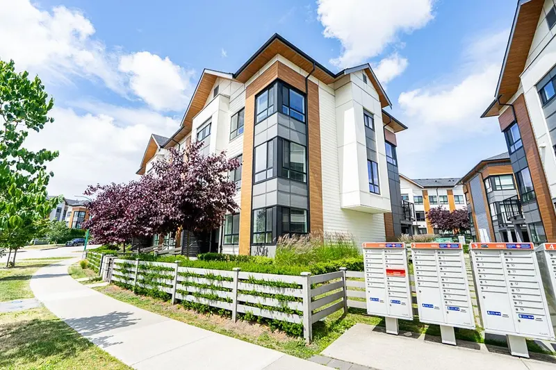 93 15111 EDMUND DRIVE - photo 2 of 25