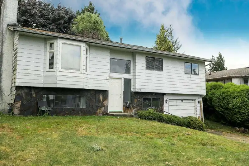 7872 HERON STREET - photo 1 of 39