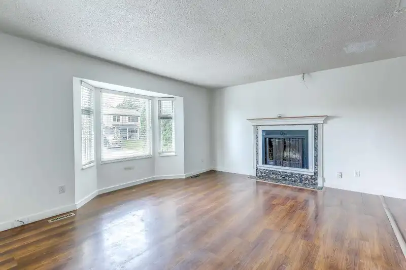 7872 HERON STREET - photo 4 of 39