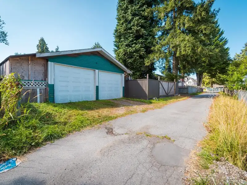 12625 97A AVENUE - photo 2 of 23