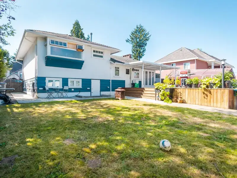 12625 97A AVENUE - photo 4 of 23