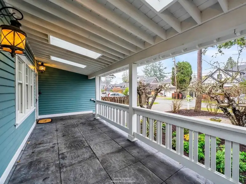 33 66A STREET - photo 4 of 34