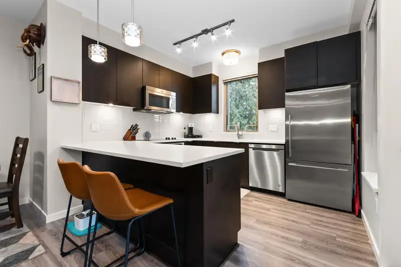 305 2665 MOUNTAIN HIGHWAY - photo 3 of 36