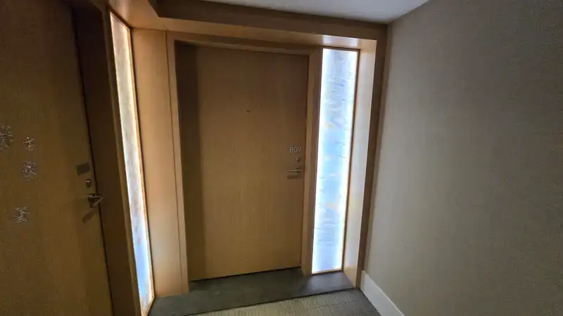 809 777 RICHARDS STREET - photo 2 of 19