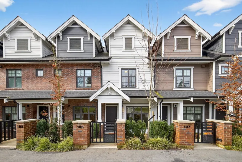 106 678 FAIRVIEW STREET - photo 1 of 25