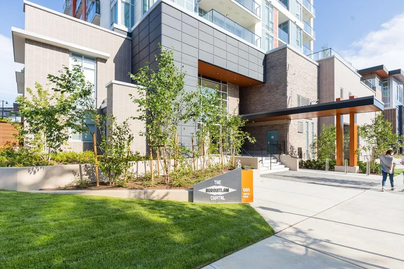 208 691 NORTH ROAD - photo 3 of 25