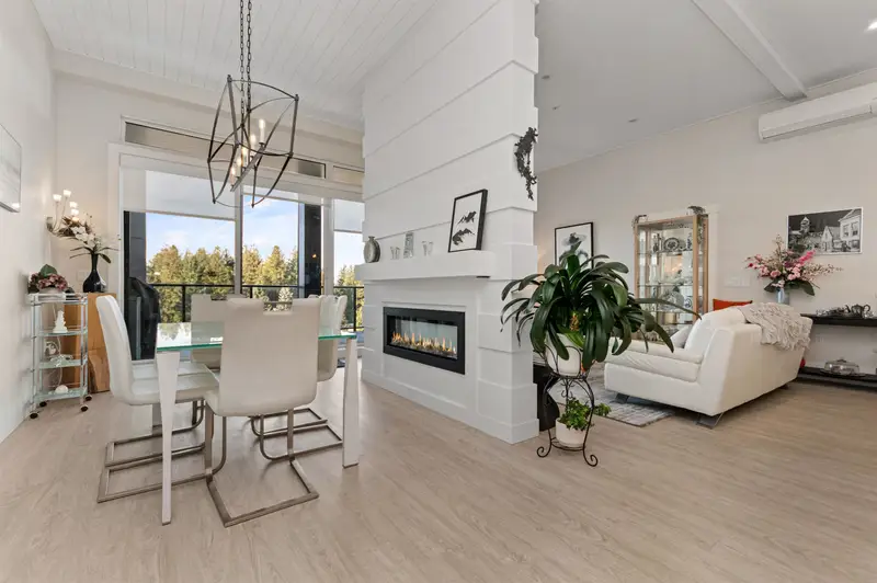 604 45745 WATSON ROAD - photo 1 of 25