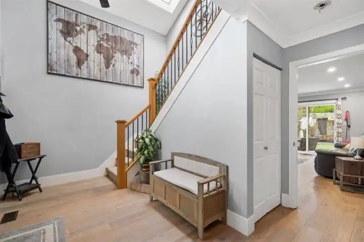 39 11291 7TH AVENUE - photo 3 of 36