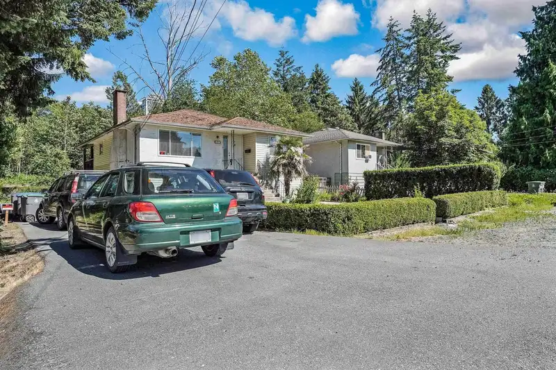 10886 132A STREET - photo 3 of 31
