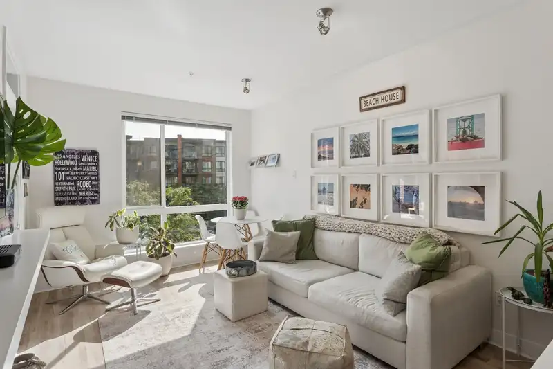 312 733 W 3RD STREET - photo 1 of 29