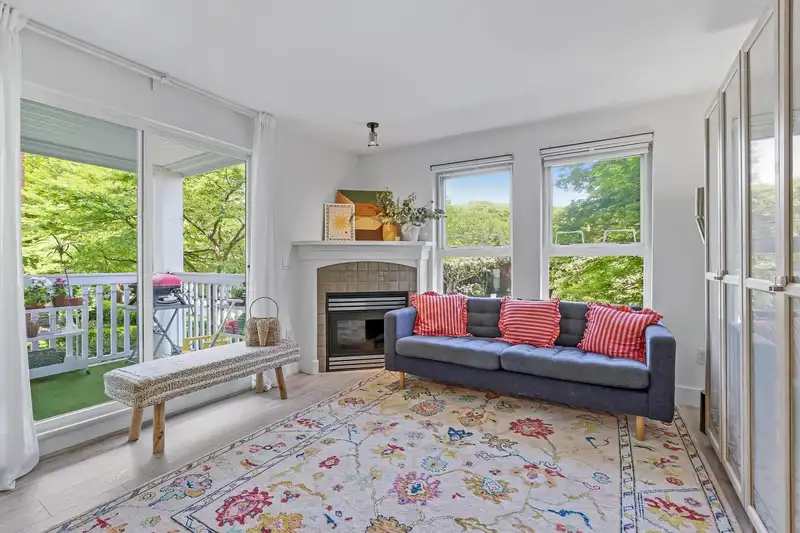 202 1858 W 5TH AVENUE - photo 4 of 23