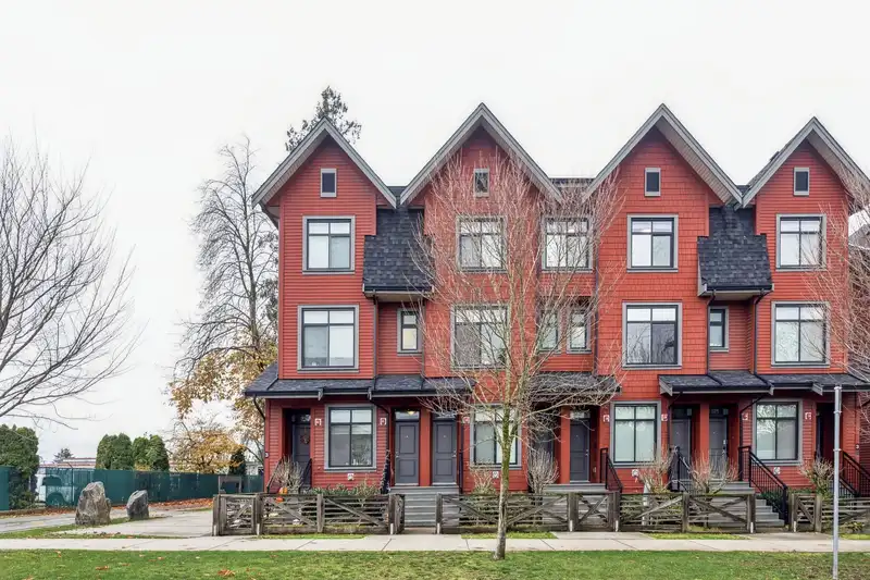 5831 WALES STREET - photo 1 of 19