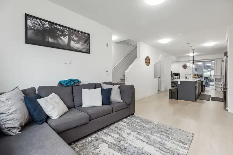 5831 WALES STREET - photo 2 of 19