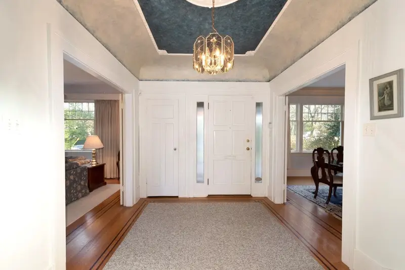 4825 CONNAUGHT DRIVE - photo 4 of 25