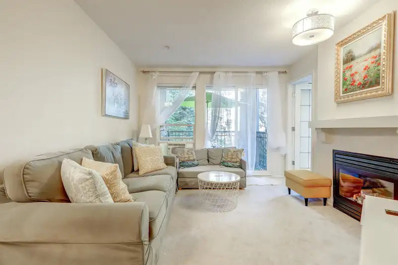 208 1150 E 29TH STREET - photo 2 of 34