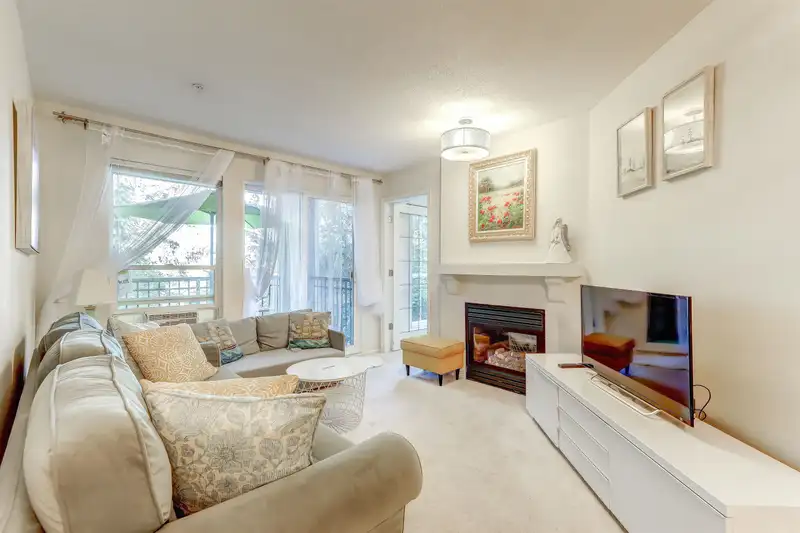 208 1150 E 29TH STREET - photo 3 of 34