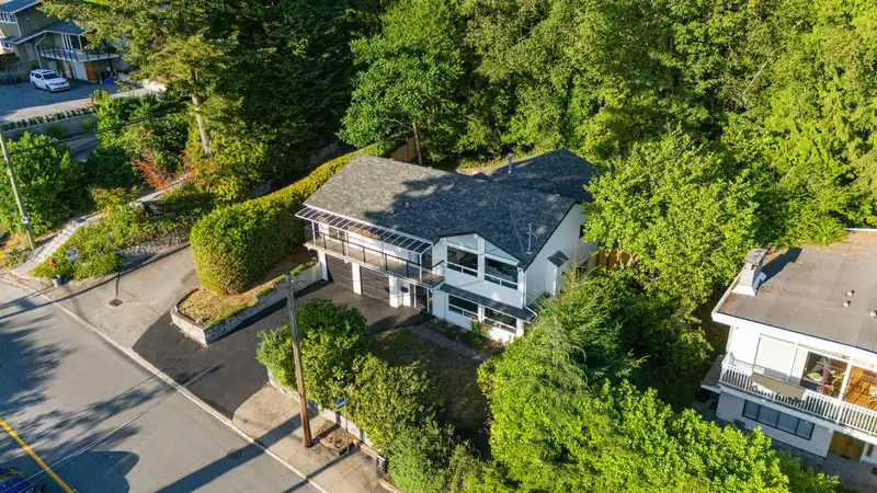 3862 LONSDALE AVENUE - photo 3 of 40