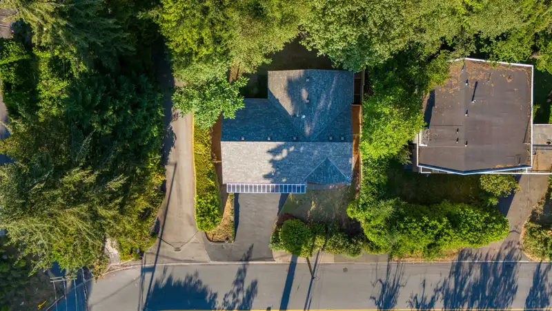 3862 LONSDALE AVENUE - photo 4 of 40