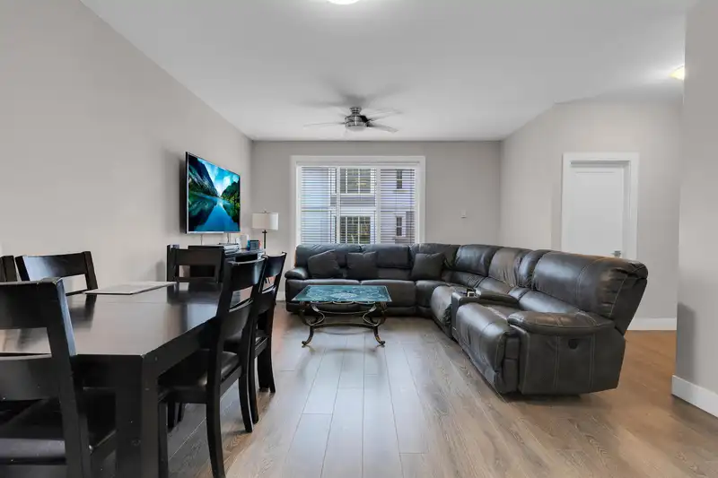 4 32043 MT WADDINGTON AVENUE - photo 3 of 21