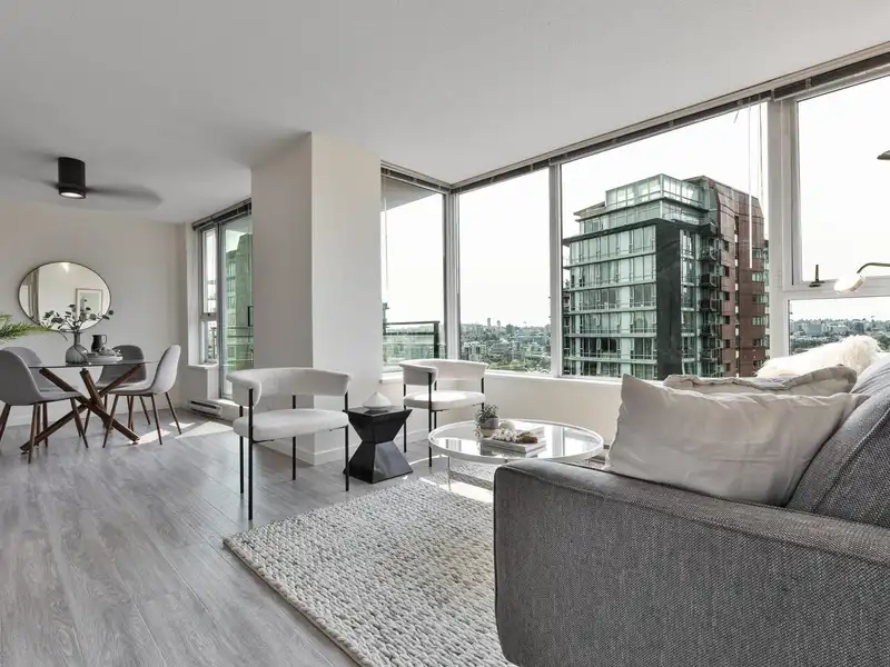 2305 33 SMITHE STREET - photo 3 of 25