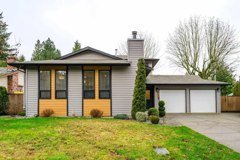 2215 MCMILLAN ROAD - photo 1 of 24