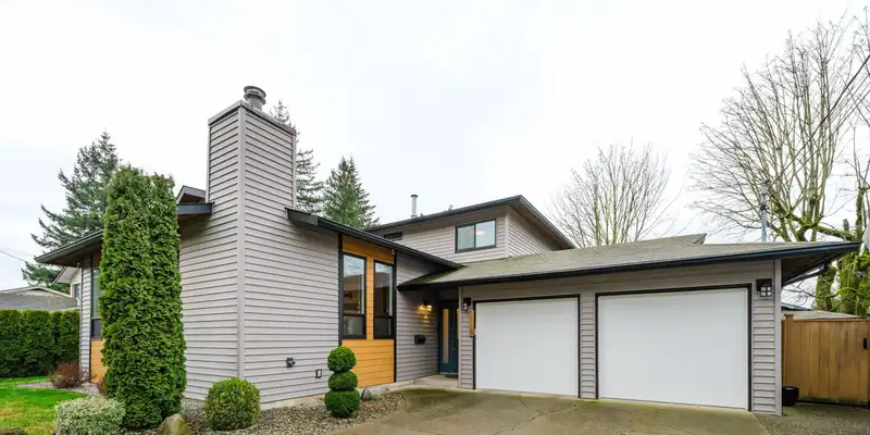 2215 MCMILLAN ROAD - photo 2 of 24