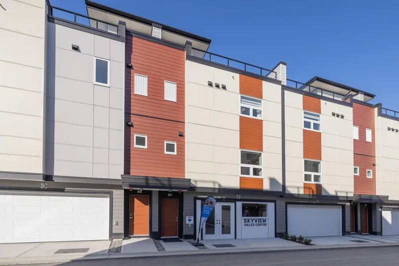 92 7381 PRESTON BOULEVARD - photo 2 of 25