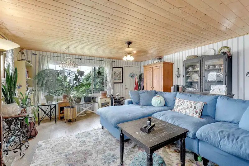 12774 114B AVENUE - photo 4 of 23