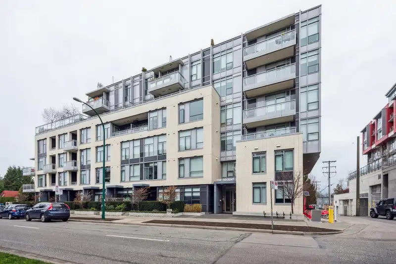110 523 W KING EDWARD AVENUE - photo 1 of 14