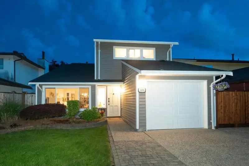 3216 SAVARY AVENUE - photo 1 of 40