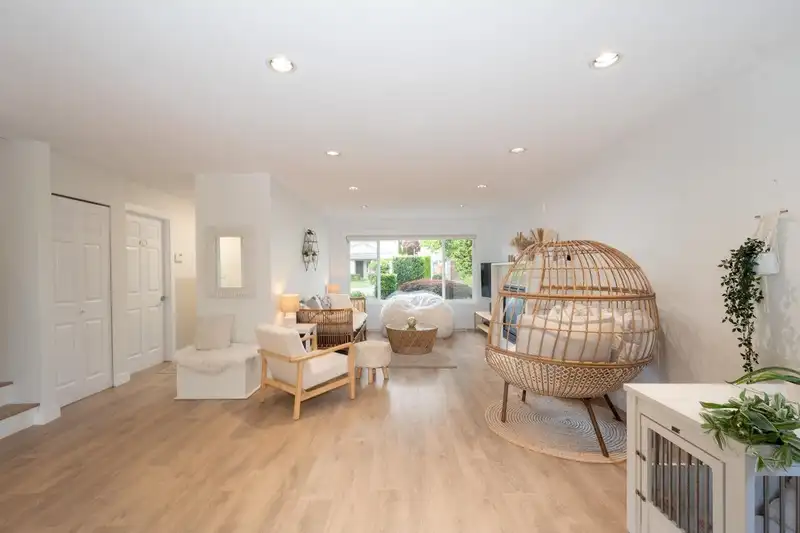 3216 SAVARY AVENUE - photo 4 of 40