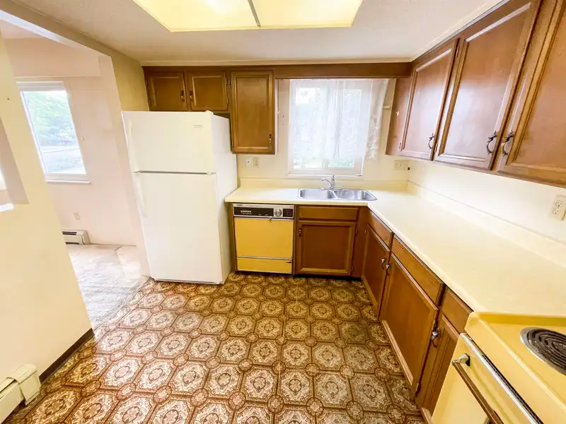 203 1368 FOSTER STREET - photo 4 of 17
