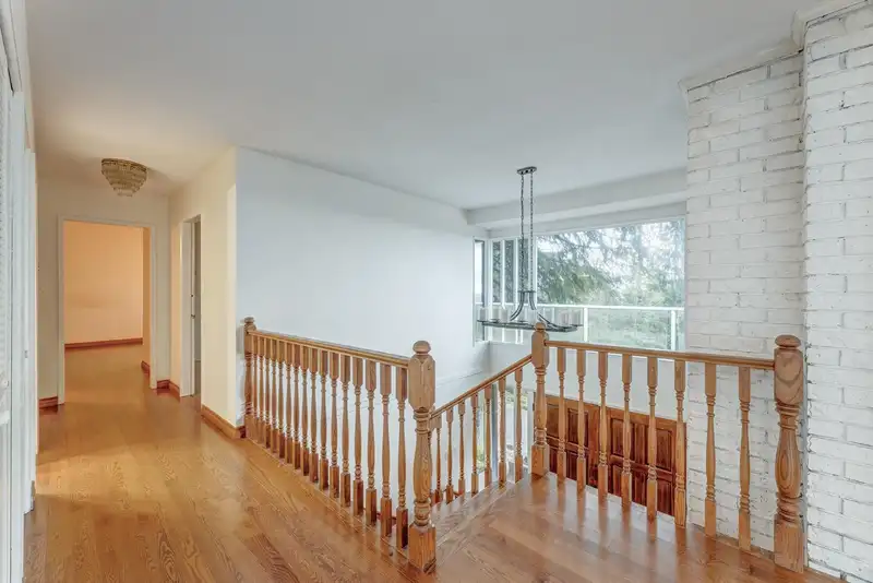 1380 BURNSIDE ROAD - photo 4 of 32