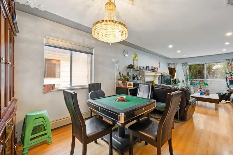 2663 E 41ST AVENUE - photo 3 of 19