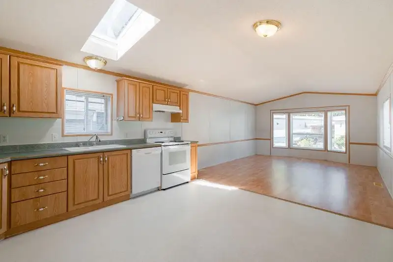 132 19682 POPLAR DRIVE - photo 3 of 39