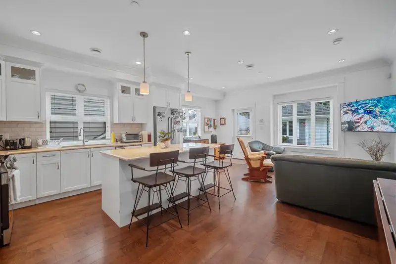 3288 W 32ND AVENUE - photo 3 of 37