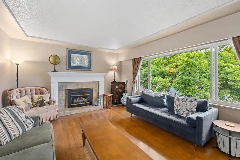 7031 BURFORD STREET - photo 2 of 21
