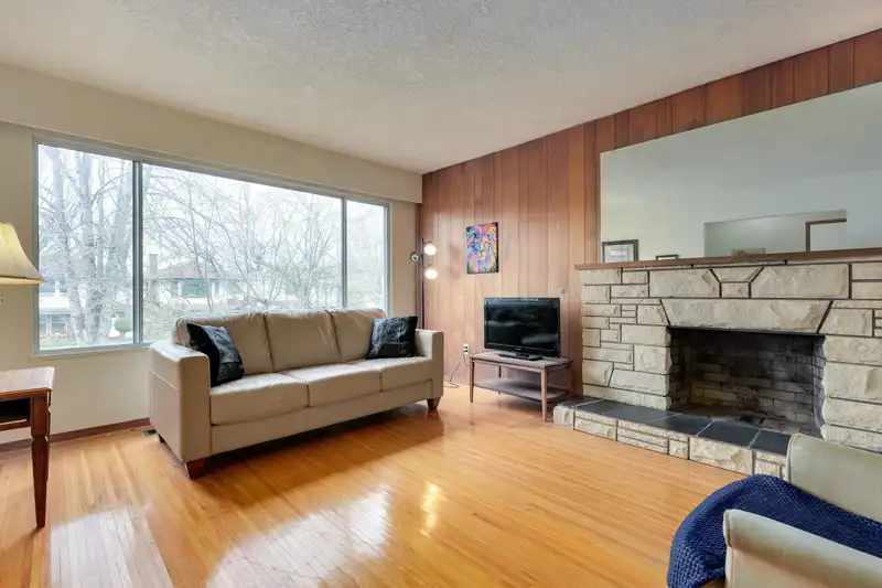 5884 ORMIDALE STREET - photo 3 of 25