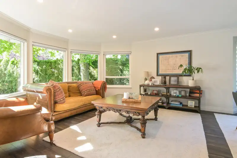 16281 11 AVENUE - photo 4 of 36