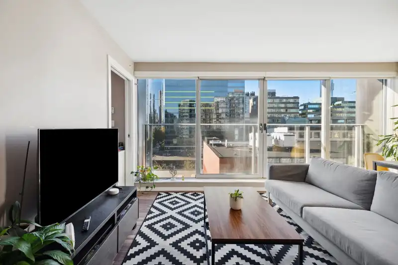 1008 999 SEYMOUR STREET - photo 3 of 37